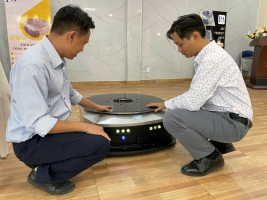 Kỹ sư Việt chế tạo robot tự hành trong nhà máy