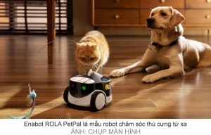 Enabot ra mắt robot camera chăm sóc thú cưng từ xa